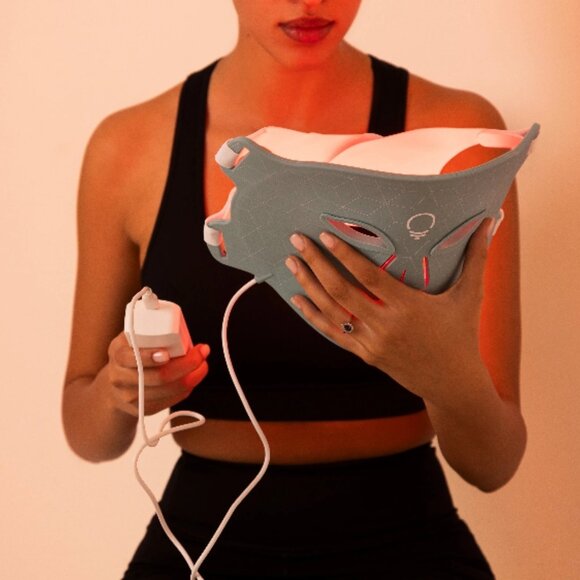 KOZE Glow & Revive Face Mask - Phototherapy Skin Rejuvenation - Picture 8 of 10